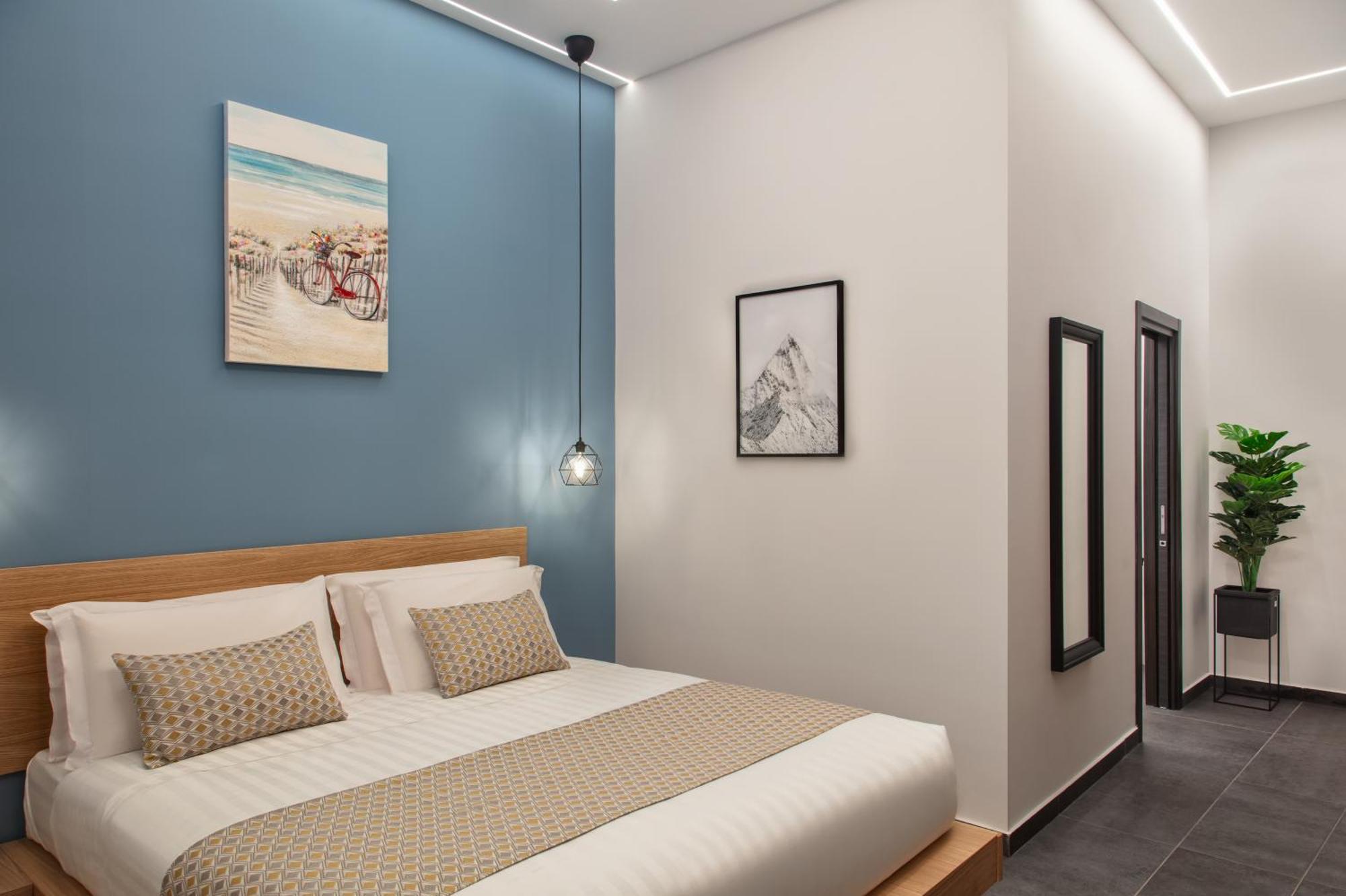 Main - Duomo Hotel Napoli Bagian luar foto