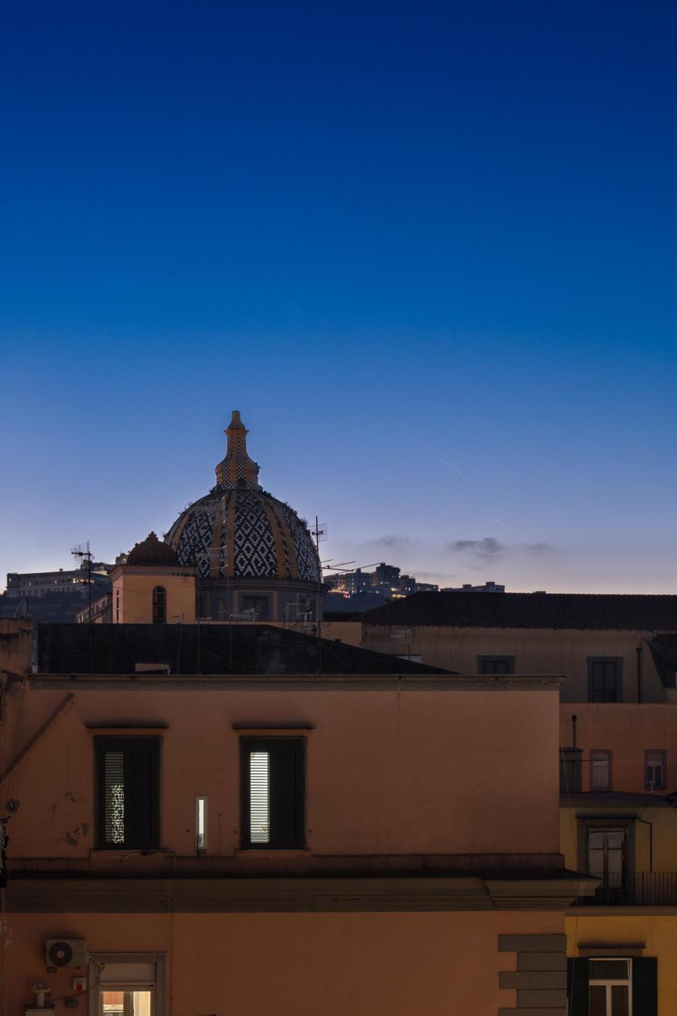 Main - Duomo Hotel Napoli Bagian luar foto