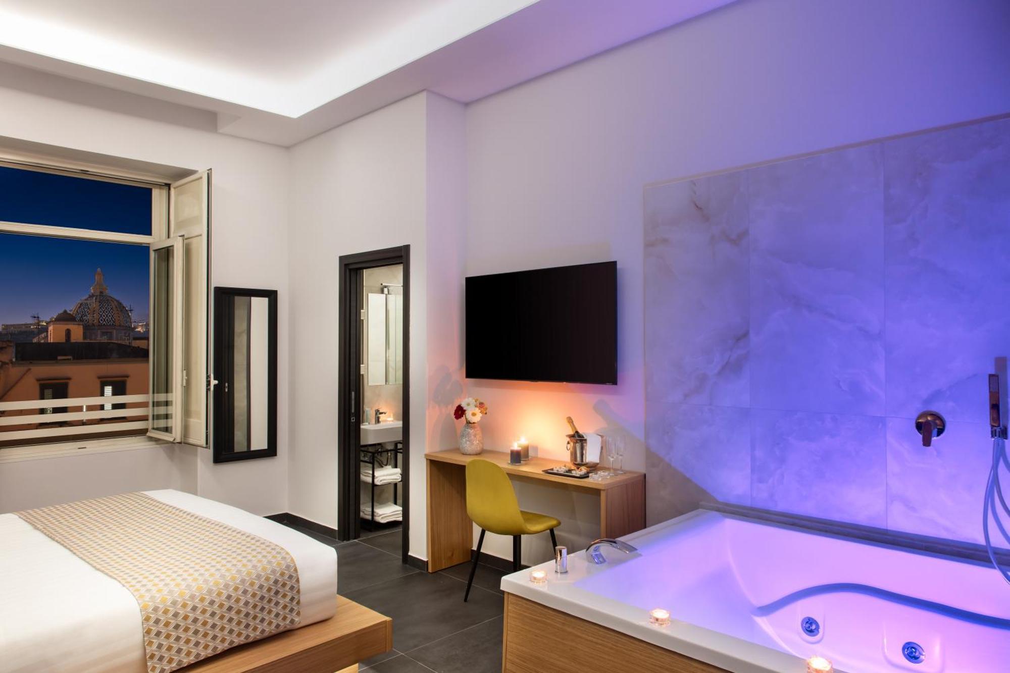 Main - Duomo Hotel Napoli Bagian luar foto